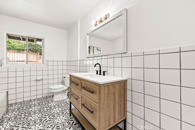 2012 Barnett, Los Angeles, CA 90032