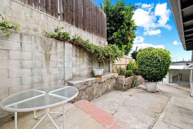 2012 Barnett, Los Angeles, CA 90032