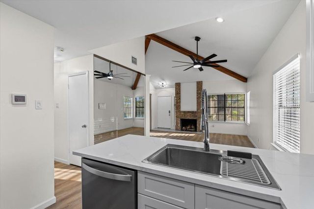 1748 Ohlen RD 75, Austin, TX 78757