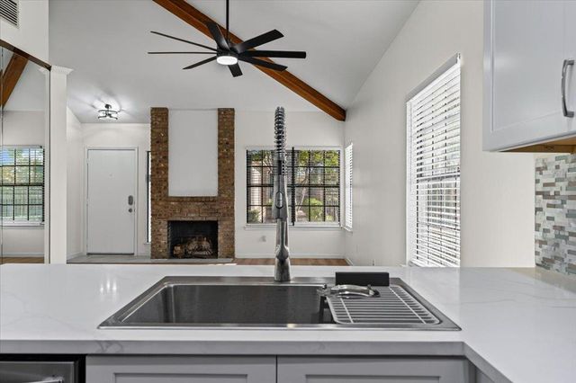 1748 Ohlen RD 75, Austin, TX 78757