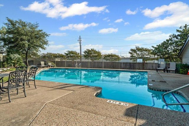 1748 Ohlen RD 75, Austin, TX 78757