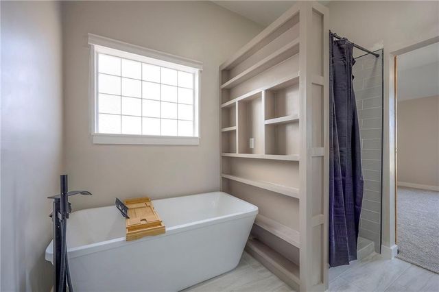 21811 W 51st Street, Shawnee, KS 66226