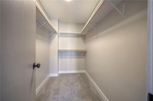 21811 W 51st Street, Shawnee, KS 66226