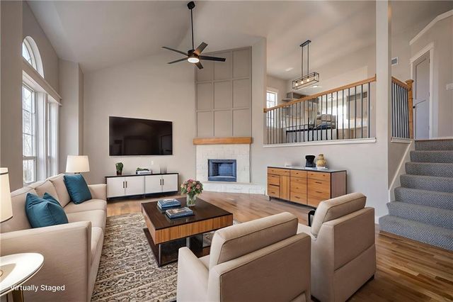 21811 W 51st Street, Shawnee, KS 66226