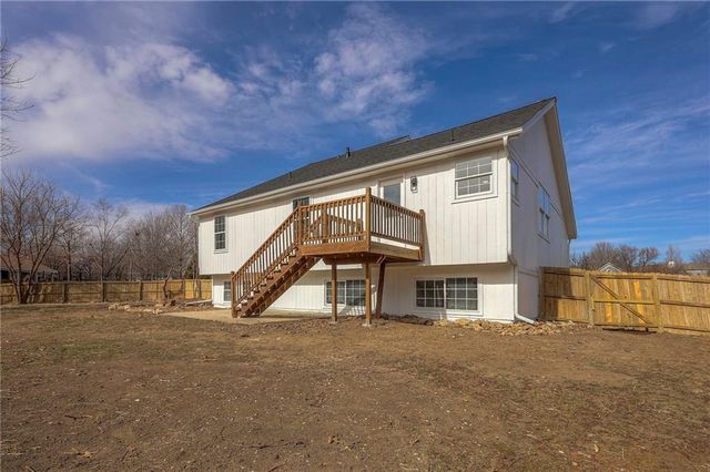 21811 W 51st Street, Shawnee, KS 66226