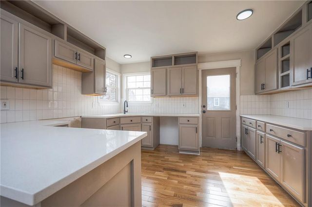 21811 W 51st Street, Shawnee, KS 66226