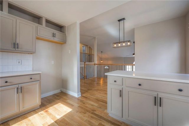 21811 W 51st Street, Shawnee, KS 66226