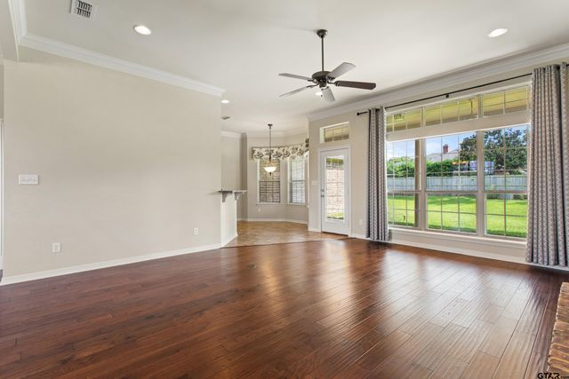 518 Susie, Chandler, TX 75758