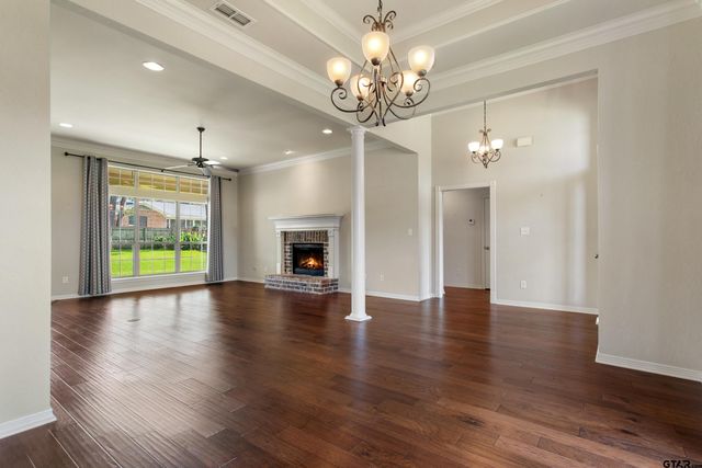 518 Susie, Chandler, TX 75758