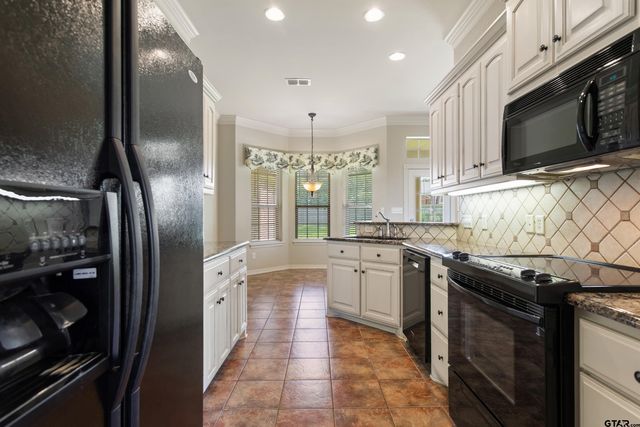 518 Susie, Chandler, TX 75758