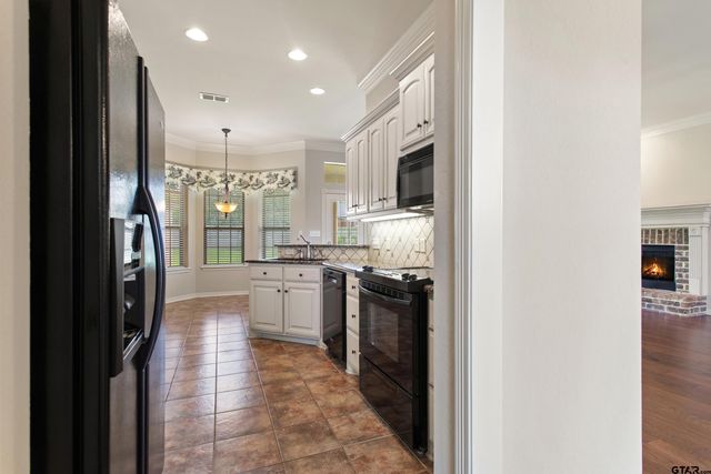 518 Susie, Chandler, TX 75758