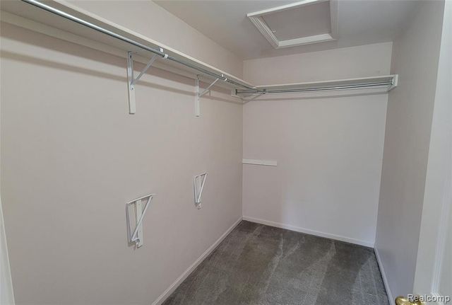 157 E Bay Drive, Walled Lake, MI 48390