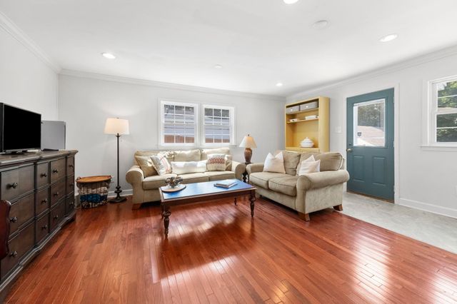 385 HOLMES CIR, Memphis, TN 38111