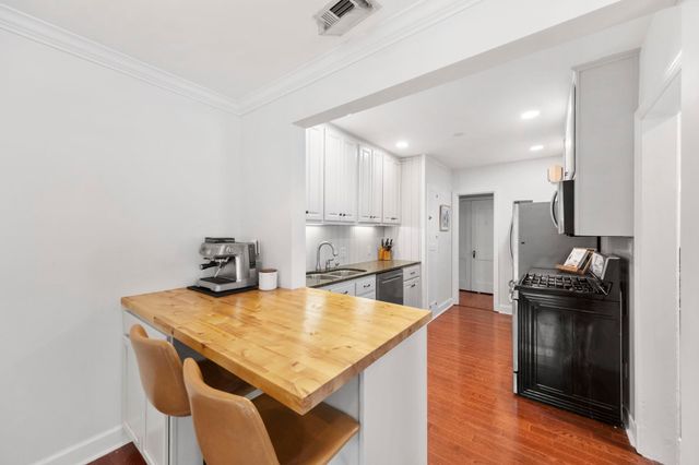 385 HOLMES CIR, Memphis, TN 38111