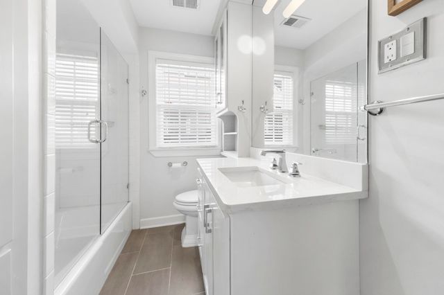 385 HOLMES CIR, Memphis, TN 38111