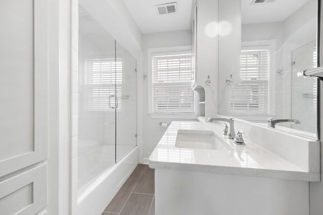 385 HOLMES CIR, Memphis, TN 38111