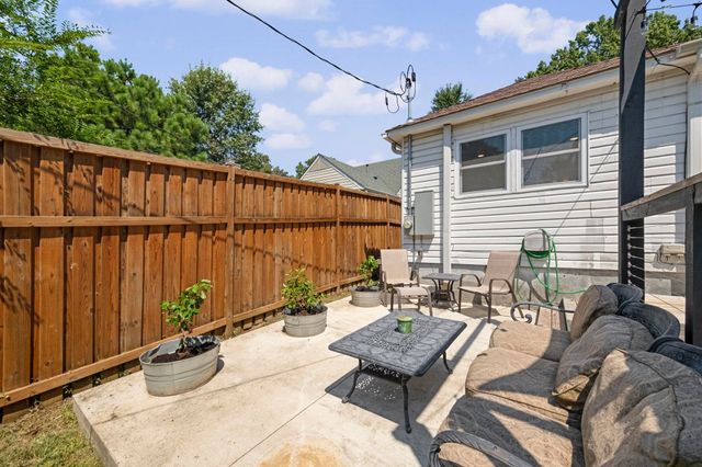 385 HOLMES CIR, Memphis, TN 38111