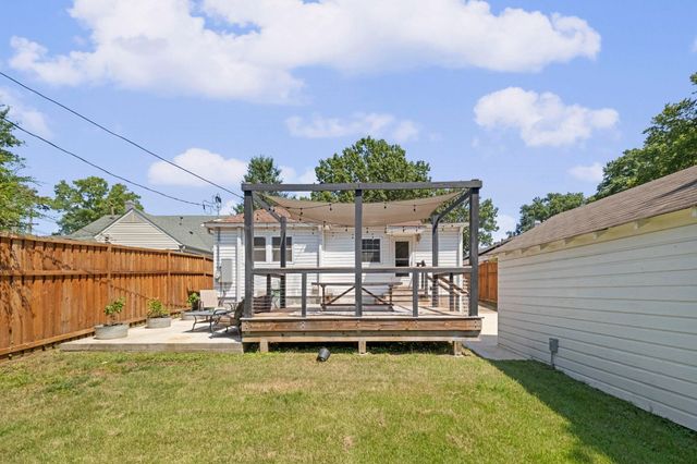 385 HOLMES CIR, Memphis, TN 38111