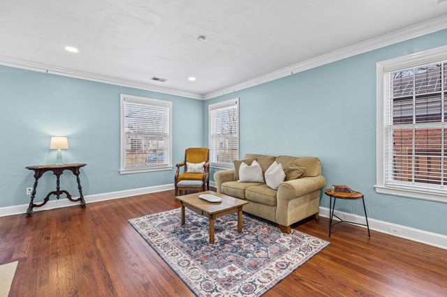 385 HOLMES CIR, Memphis, TN 38111