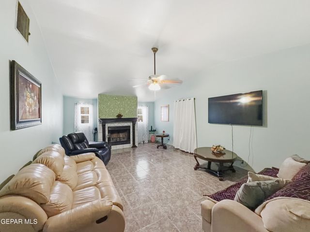 11513 DORIS Road, Socorro, TX 79927