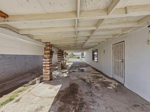 11513 DORIS Road, Socorro, TX 79927