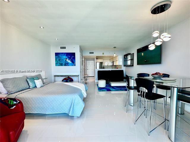 2501 S Ocean Dr PH24, Hollywood, FL 33019