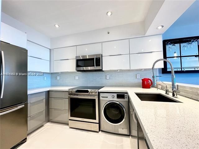 2501 S Ocean Dr PH24, Hollywood, FL 33019