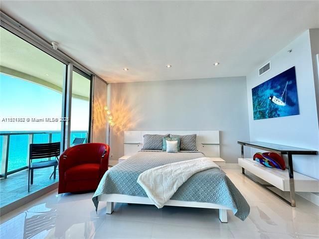 2501 S Ocean Dr PH24, Hollywood, FL 33019