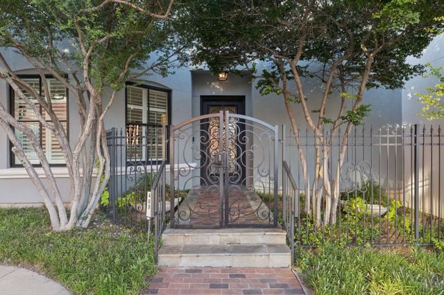 409 E 7th Street, Fort Worth, TX 76102