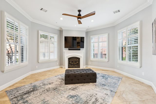 409 E 7th Street, Fort Worth, TX 76102