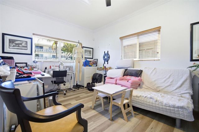 1871 NE 186th St, North Miami Beach, FL 33179