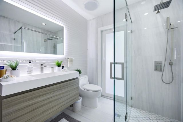 1871 NE 186th St, North Miami Beach, FL 33179