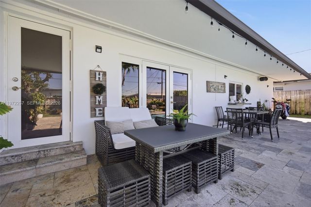 1871 NE 186th St, North Miami Beach, FL 33179