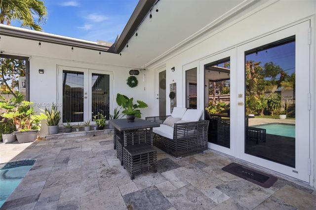 1871 NE 186th St, North Miami Beach, FL 33179