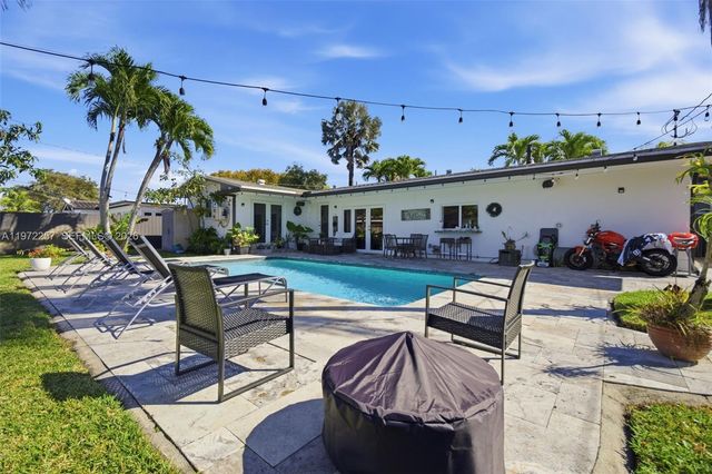 1871 NE 186th St, North Miami Beach, FL 33179