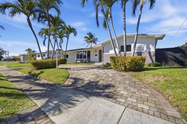 1871 NE 186th St, North Miami Beach, FL 33179