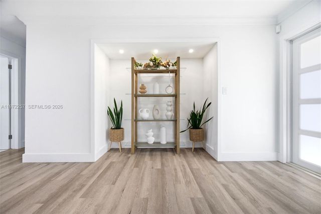 1871 NE 186th St, North Miami Beach, FL 33179