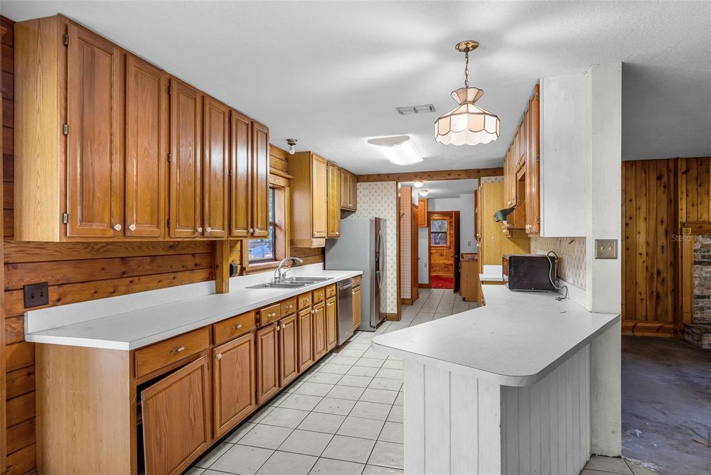 Image 9 of property listing at 4703 MEADOWLAND DRIVE, Mount Dora, FL 32757