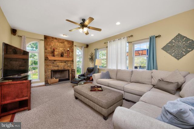 114 MEMORY LN, Telford, PA 18969