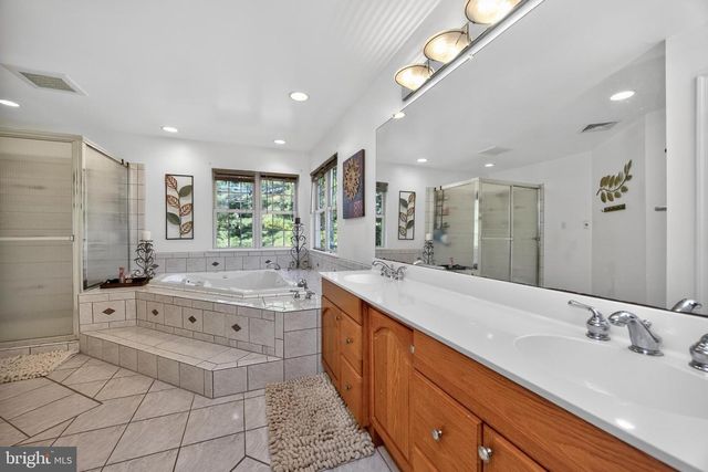 114 MEMORY LN, Telford, PA 18969