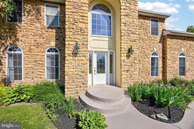 114 MEMORY LN, Telford, PA 18969