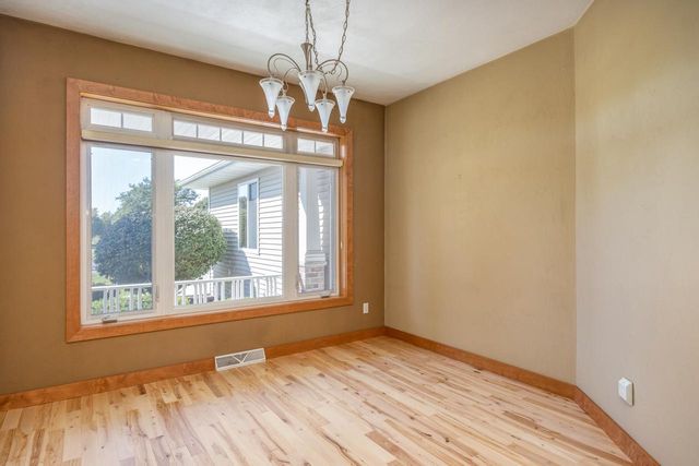 140 THACKERY DRIVE, Oshkosh, WI 54904