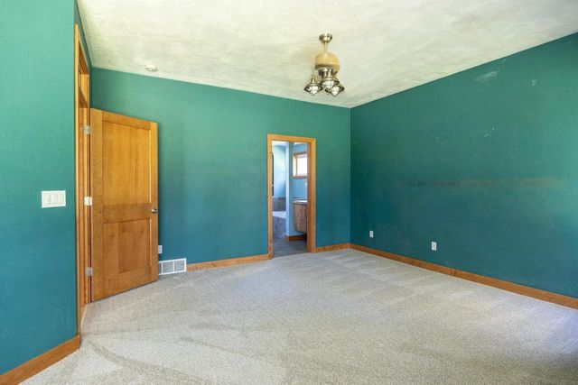140 THACKERY DRIVE, Oshkosh, WI 54904