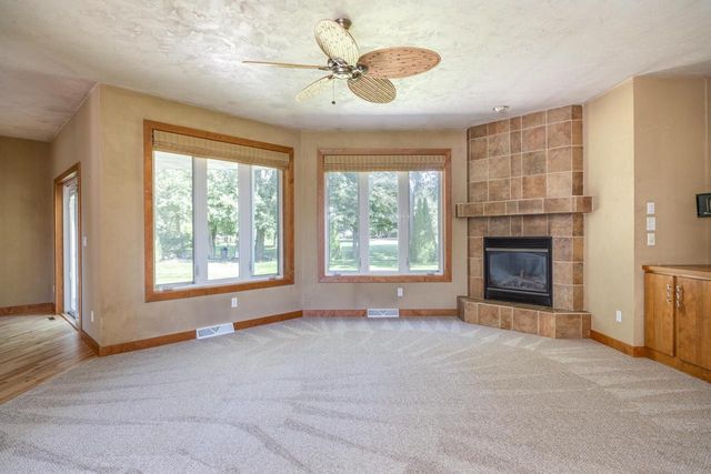 140 THACKERY DRIVE, Oshkosh, WI 54904