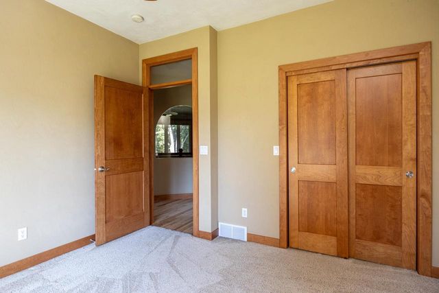 140 THACKERY DRIVE, Oshkosh, WI 54904