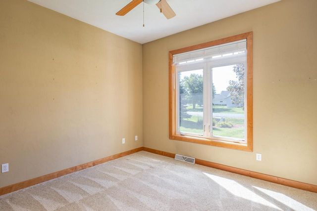 140 THACKERY DRIVE, Oshkosh, WI 54904