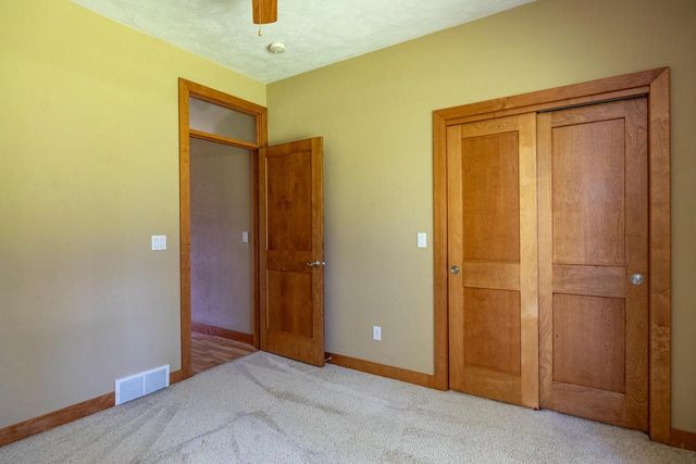 140 THACKERY DRIVE, Oshkosh, WI 54904