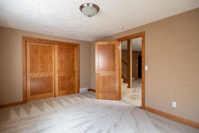 140 THACKERY DRIVE, Oshkosh, WI 54904