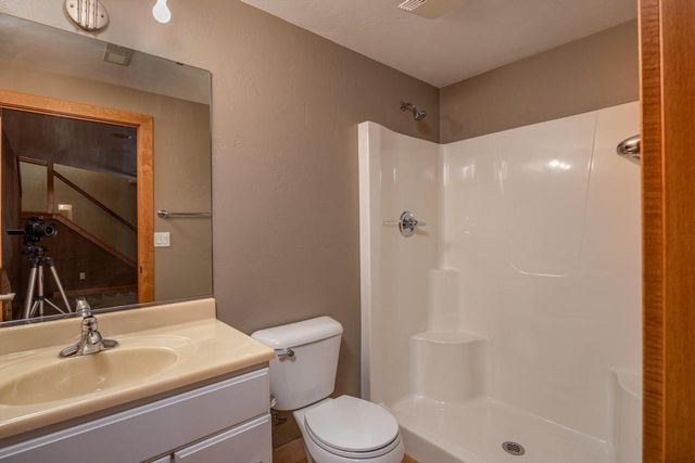 140 THACKERY DRIVE, Oshkosh, WI 54904