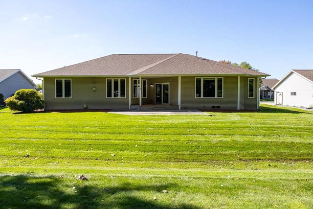 140 THACKERY DRIVE, Oshkosh, WI 54904